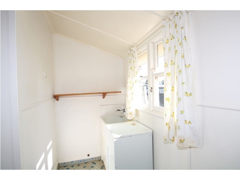 23 Tolmie Street, South Toowoomba QLD 4350