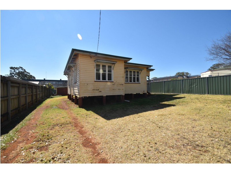 183 Perth Street, South Toowoomba QLD 4350