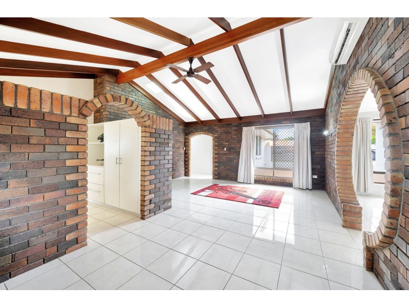 9 Diane Court, Centenary Heights QLD 4350