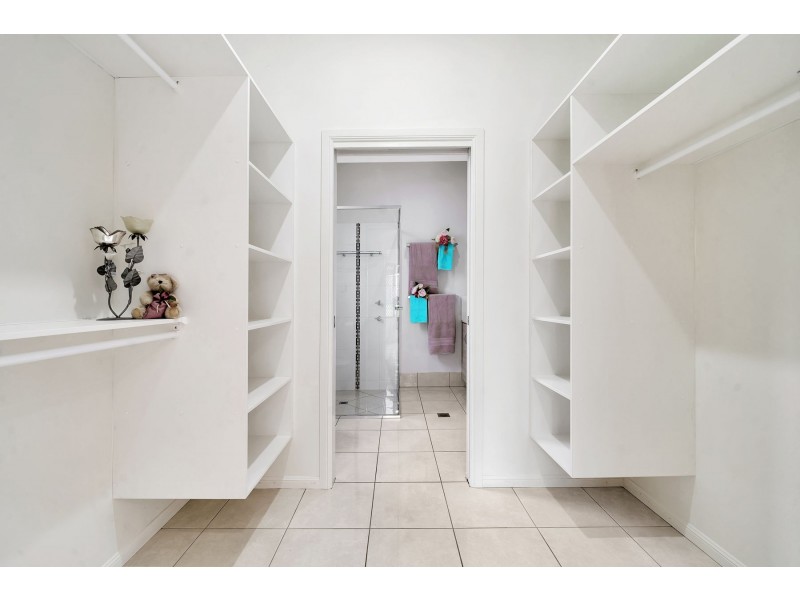 9 Diane Court, Centenary Heights QLD 4350