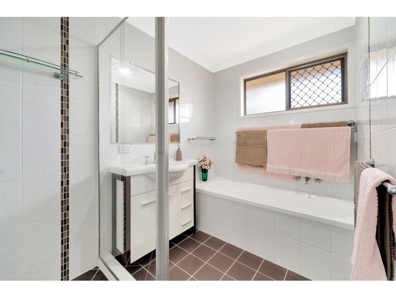 9 Diane Court, Centenary Heights QLD 4350