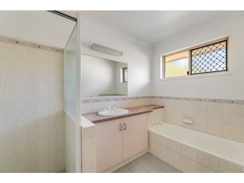 16 Emma Drive, Kearneys Spring QLD 4350