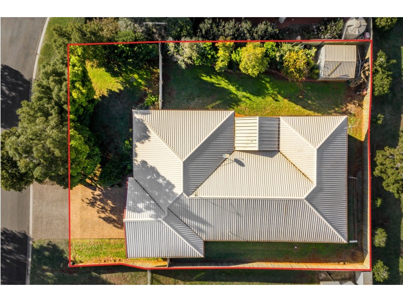 16 Emma Drive, Kearneys Spring QLD 4350