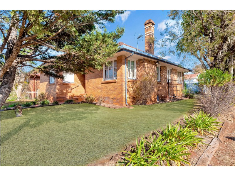 25 Justin Street, Harristown QLD 4350