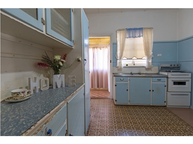 25 Justin Street, Harristown QLD 4350