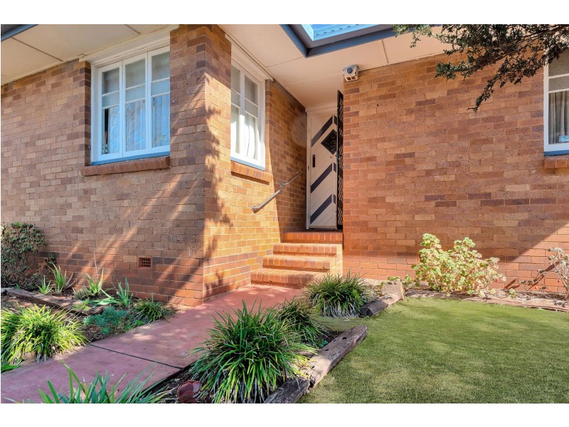 25 Justin Street, Harristown QLD 4350