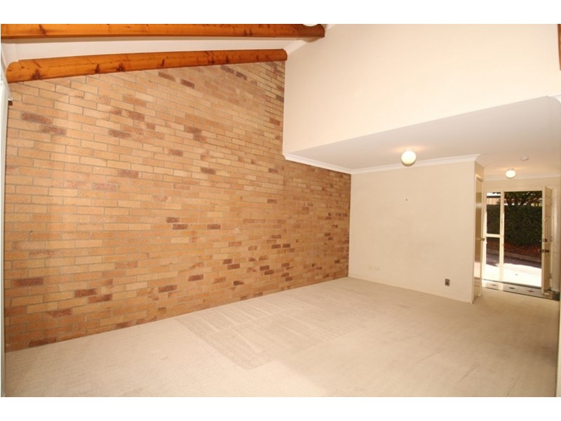 3/248 James Street, Harristown QLD 4350