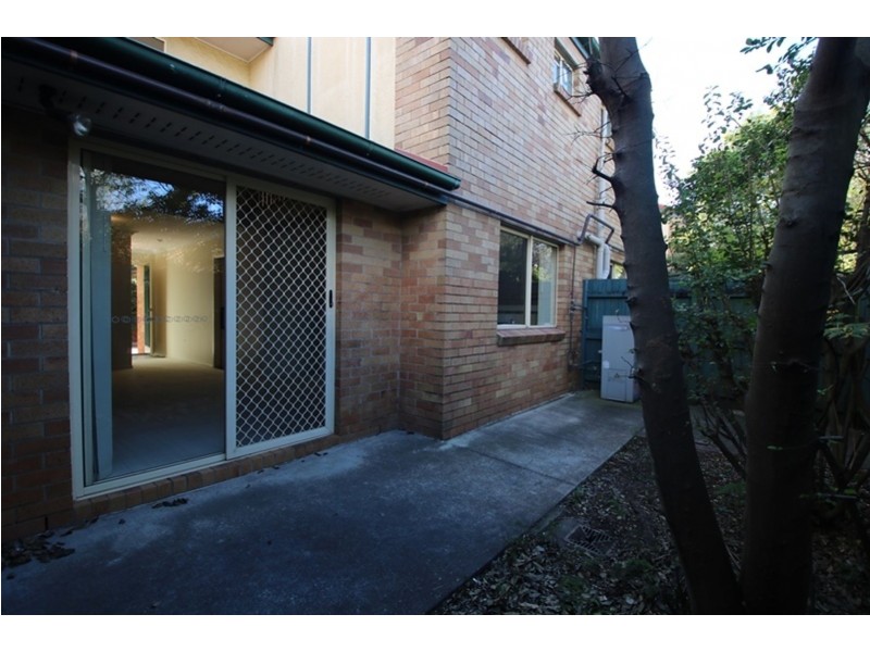 3/248 James Street, Harristown QLD 4350