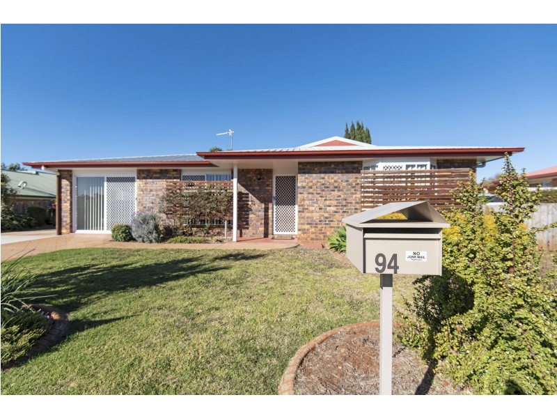 94 Kearney Street, Kearneys Spring QLD 4350