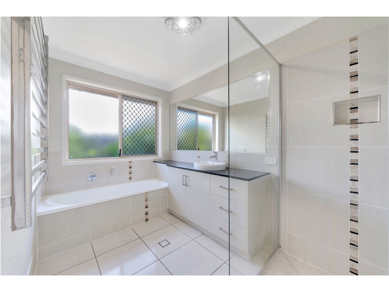 5 Coverack Street, Kleinton QLD 4352