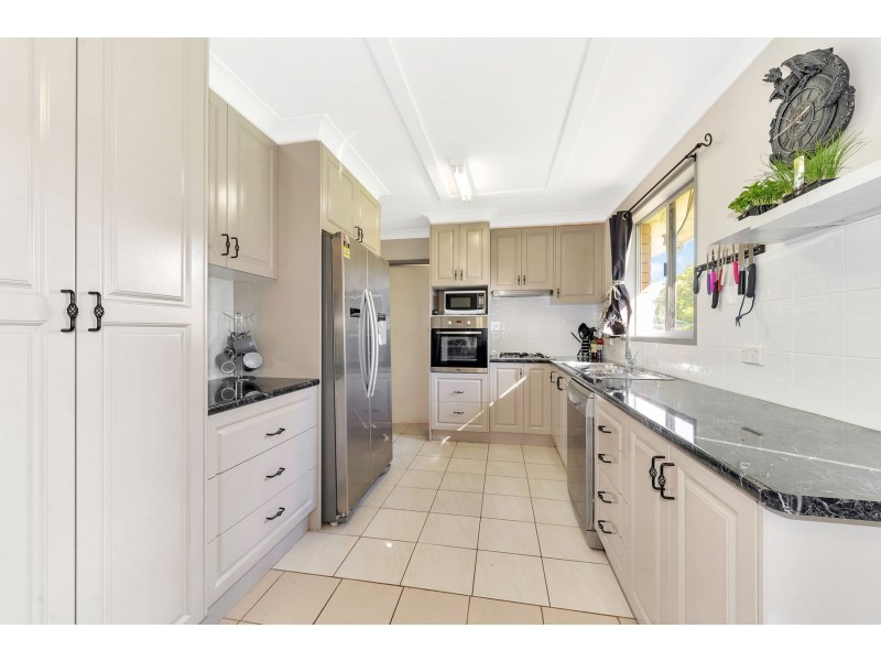 35 Paradise Street, Harristown QLD 4350