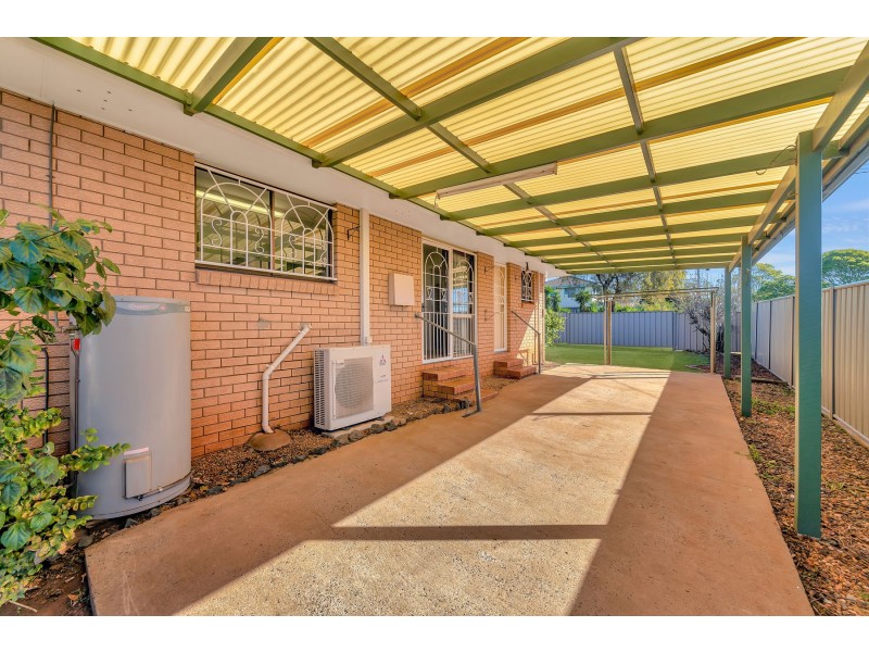 3 Blaxland Street, Newtown QLD 4350