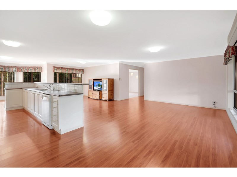 4 Jackson Close, Hodgson Vale QLD 4352