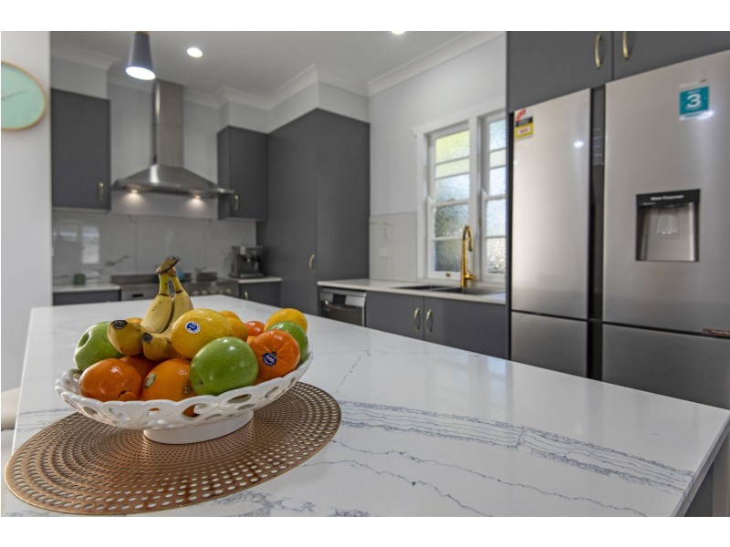 10 Bernard Street, Newtown QLD 4350