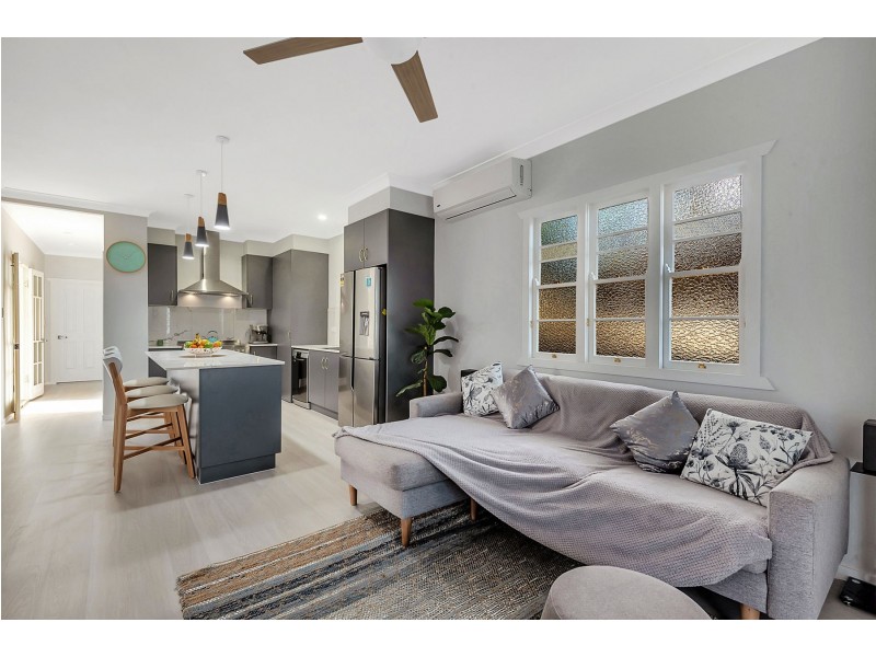 10 Bernard Street, Newtown QLD 4350