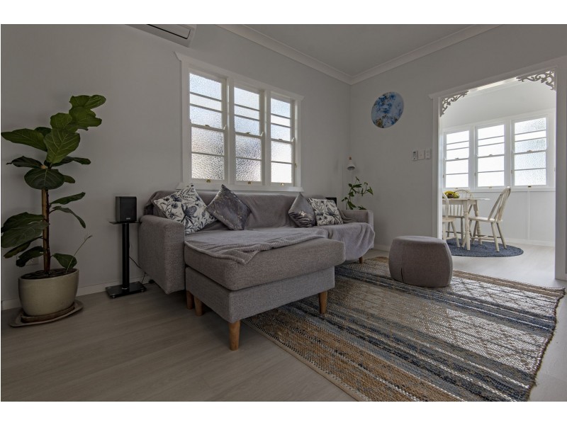 10 Bernard Street, Newtown QLD 4350