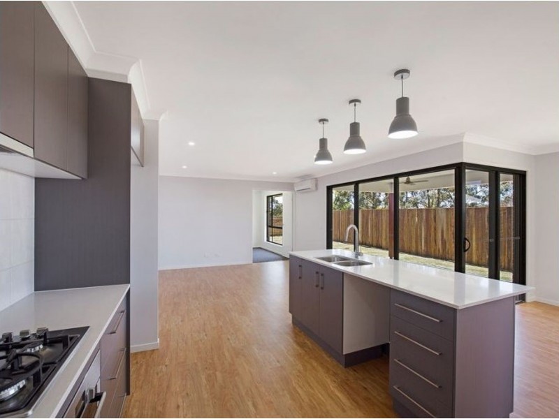 15 Entabeni Drive, Kearneys Spring QLD 4350