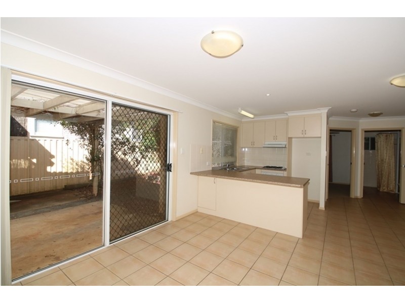 2/27 Norman Street, South Toowoomba QLD 4350