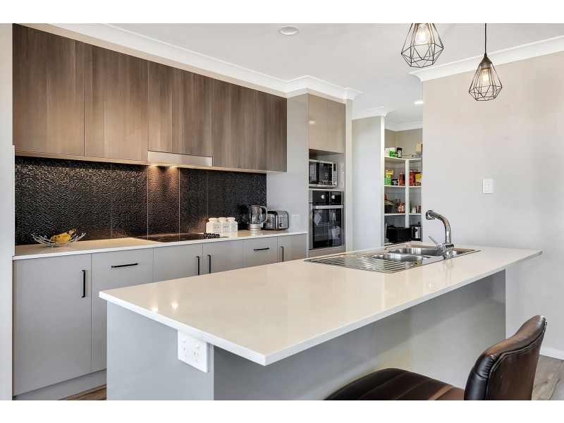 22 Hannaford Crescent, Wyreema QLD 4352