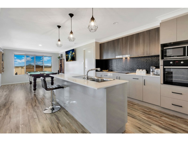 22 Hannaford Crescent, Wyreema QLD 4352