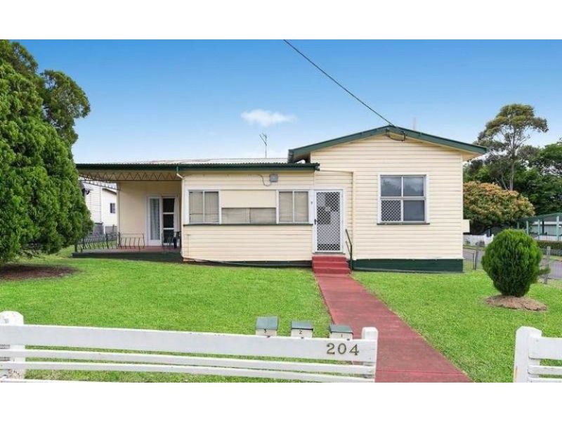 2/204 Long Street, South Toowoomba QLD 4350
