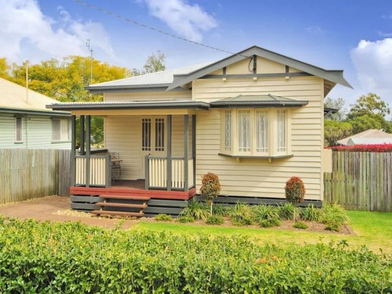 17 Mooney Street, Harlaxton QLD 4350