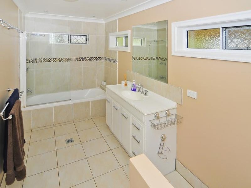 17 Mooney Street, Harlaxton QLD 4350