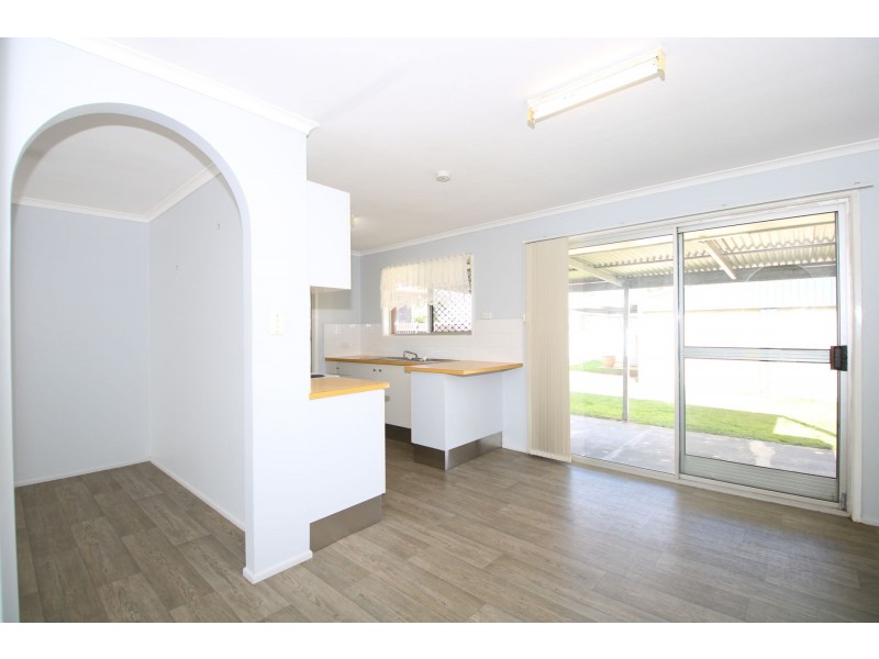 8 Hinkler Crescent, Wilsonton QLD 4350