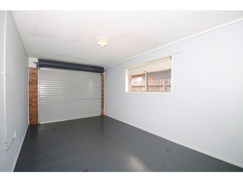 8 Hinkler Crescent, Wilsonton QLD 4350