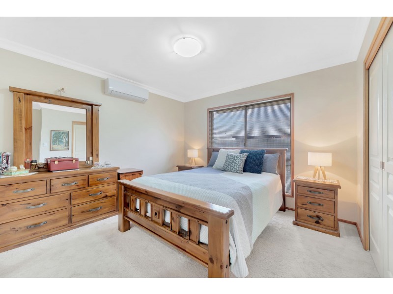 2/9 Sambar Court, Kearneys Spring QLD 4350