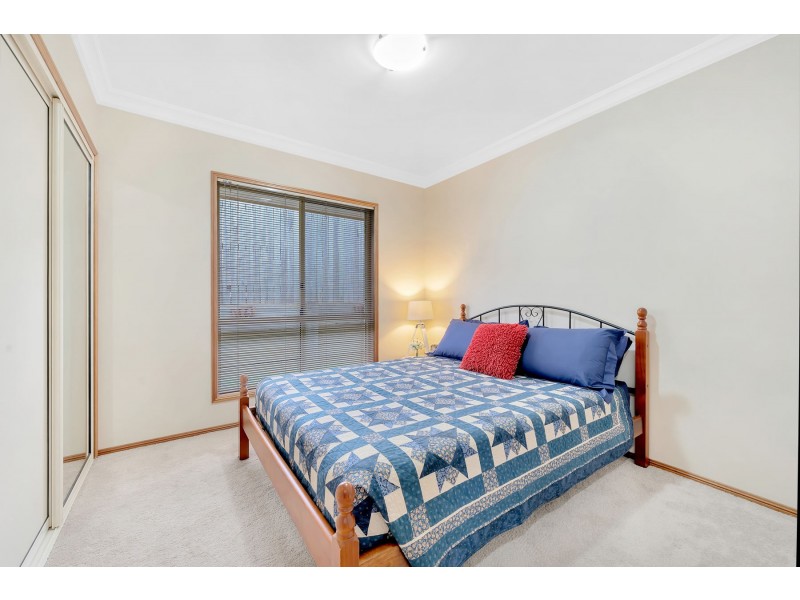 2/9 Sambar Court, Kearneys Spring QLD 4350