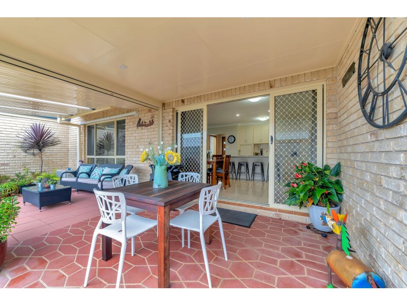 2/9 Sambar Court, Kearneys Spring QLD 4350