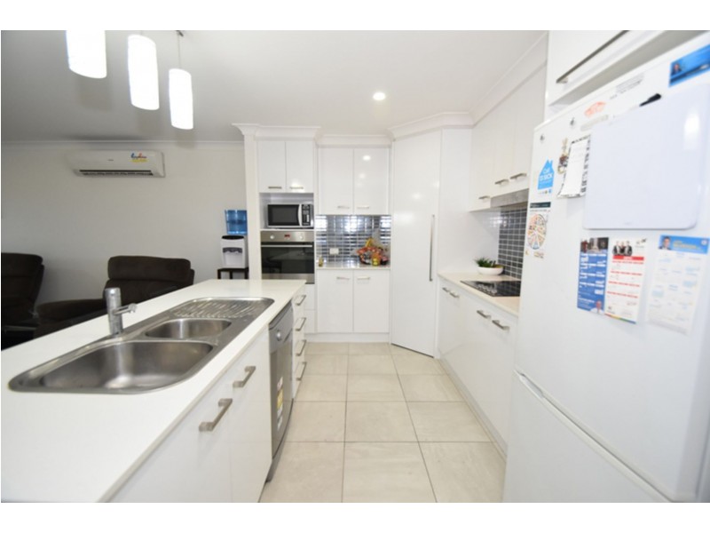 5/8 Lovejoy Court, Kearneys Spring QLD 4350