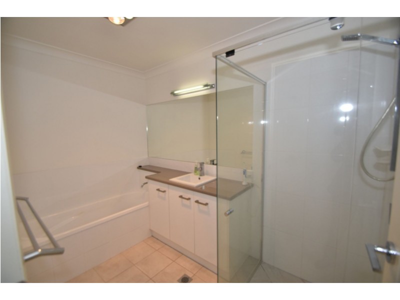 5/8 Lovejoy Court, Kearneys Spring QLD 4350