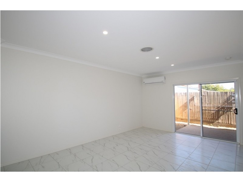 3/33 Albert Street, Newtown QLD 4350