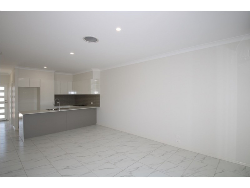 3/33 Albert Street, Newtown QLD 4350