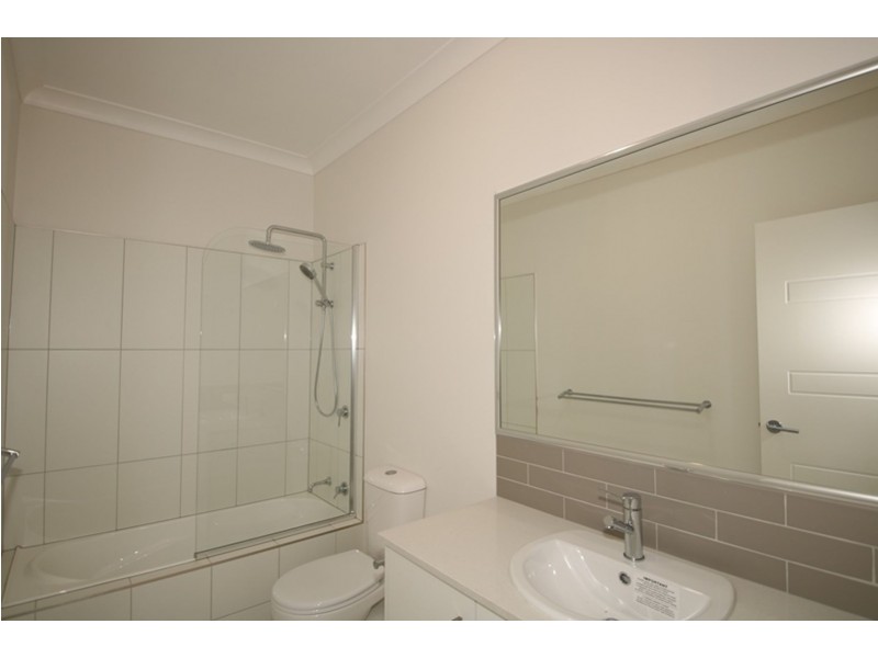3/33 Albert Street, Newtown QLD 4350