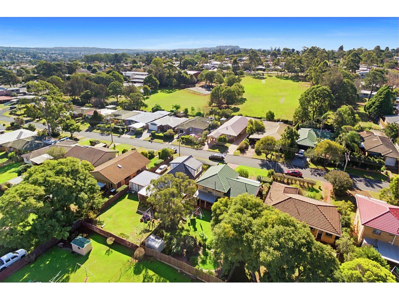 10 Weller Street, Rangeville QLD 4350