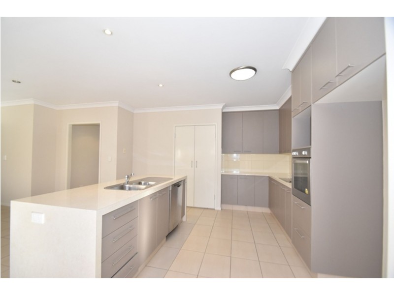 1 Prime Minister Drive, Middle Ridge QLD 4350