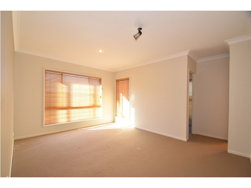 1 Prime Minister Drive, Middle Ridge QLD 4350
