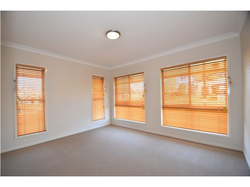 1 Prime Minister Drive, Middle Ridge QLD 4350