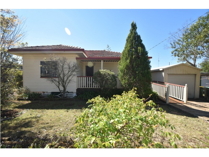 11 Jenkins Street, Newtown QLD 4350