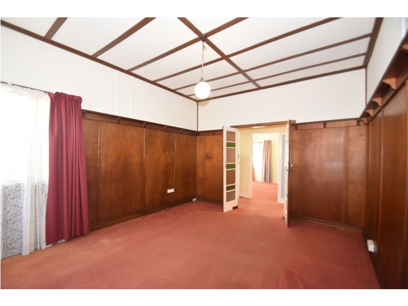 11 Jenkins Street, Newtown QLD 4350