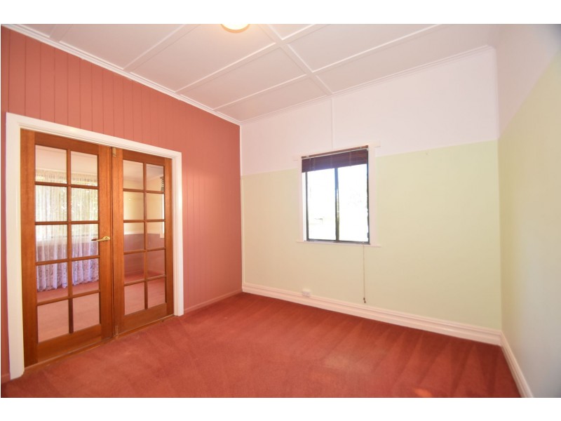 11 Jenkins Street, Newtown QLD 4350
