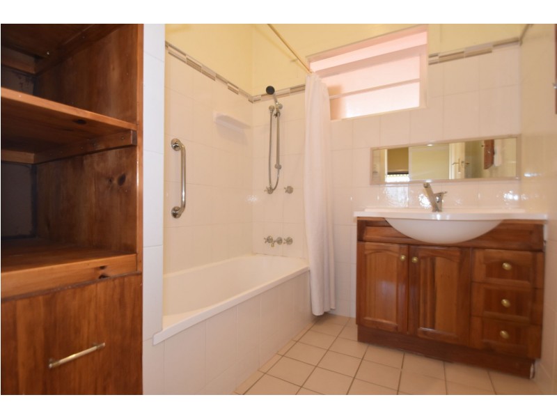 11 Jenkins Street, Newtown QLD 4350
