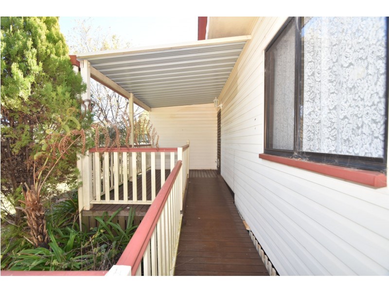 11 Jenkins Street, Newtown QLD 4350