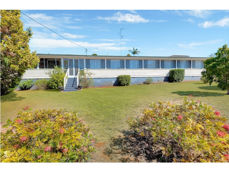 2 Loch Street, Centenary Heights QLD 4350