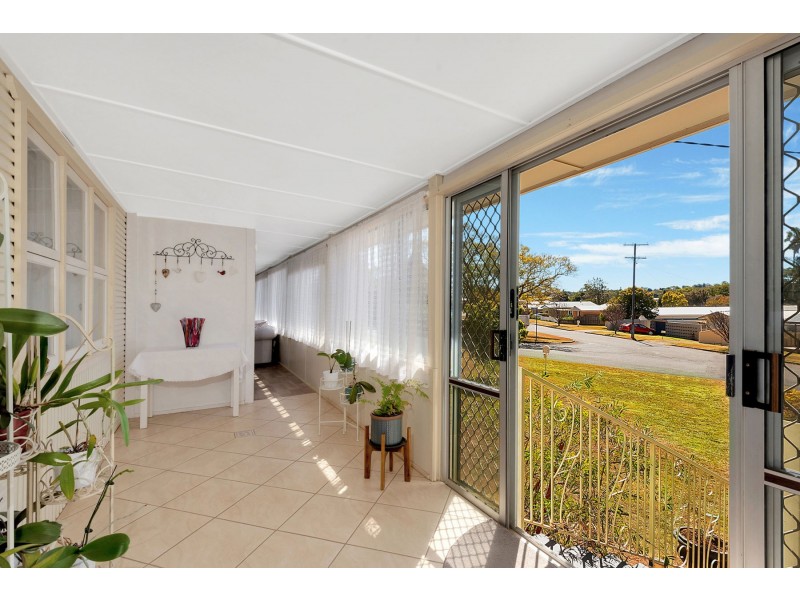 2 Loch Street, Centenary Heights QLD 4350