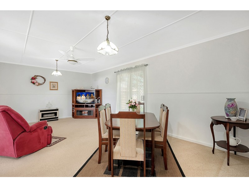 2 Loch Street, Centenary Heights QLD 4350