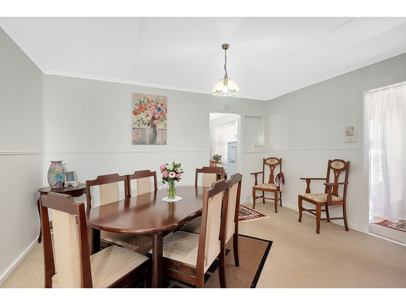 2 Loch Street, Centenary Heights QLD 4350